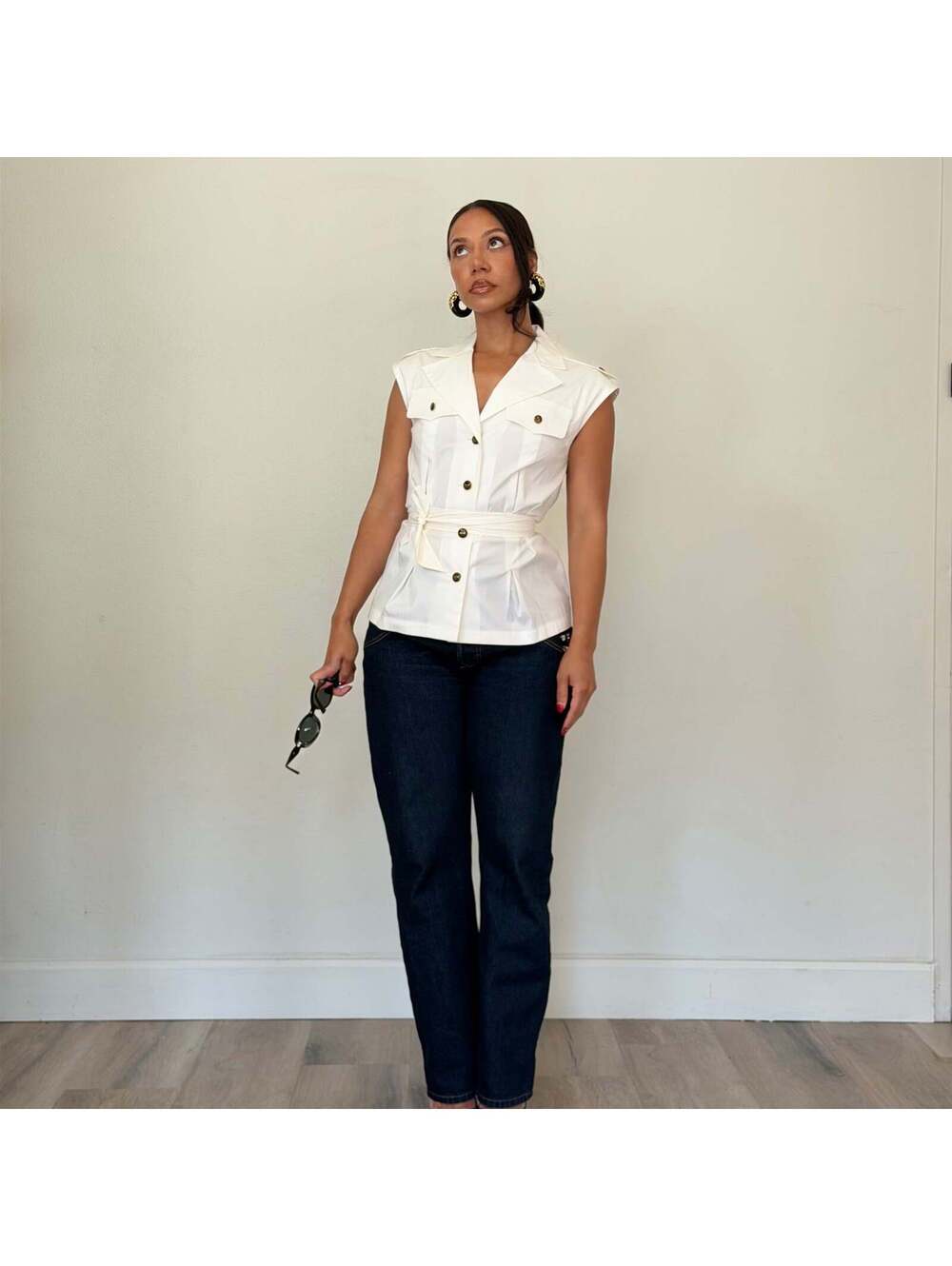 Escada - Picture 4 of 9